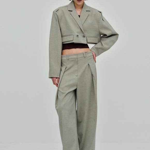 Source Unknown Cropped Suit Blazer in Earl Grey - Picture 8 of 8